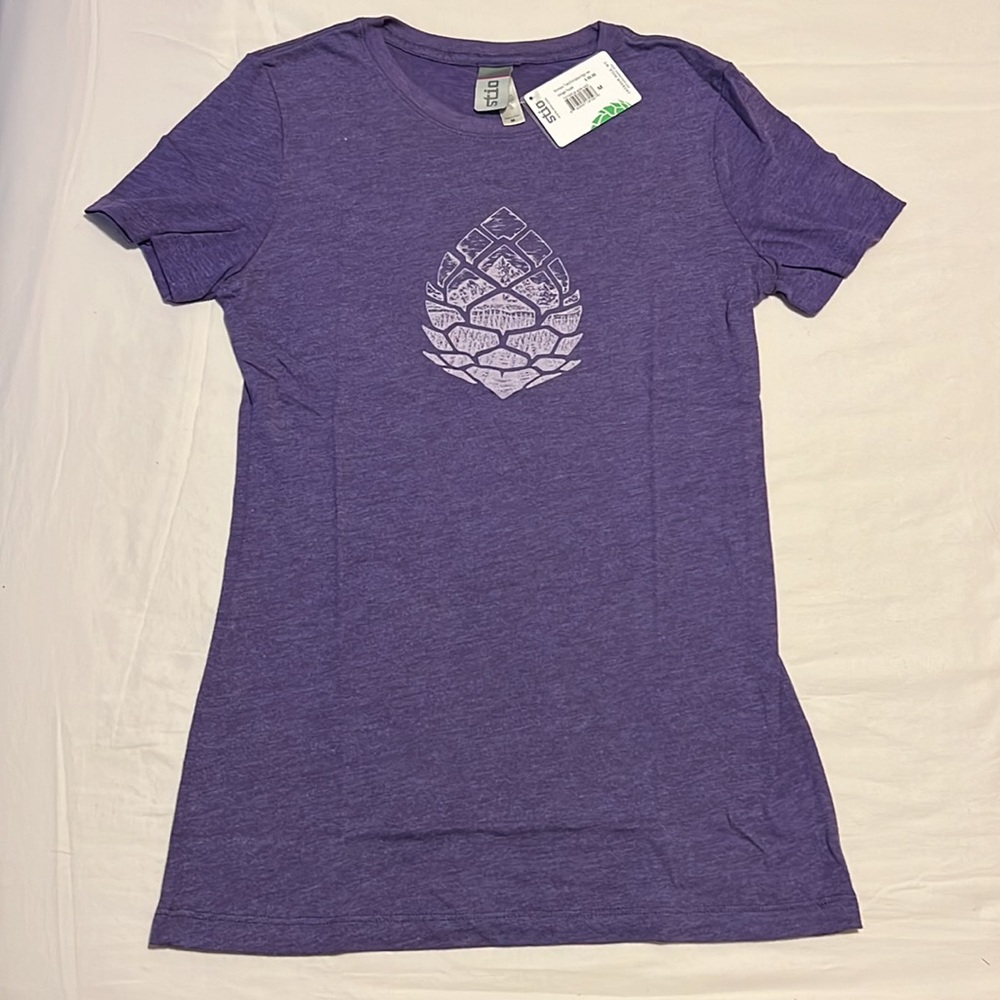BNWT Stio logo T-shirt medium